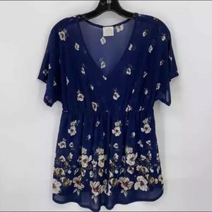 Women’s “M” navy floral maternity top